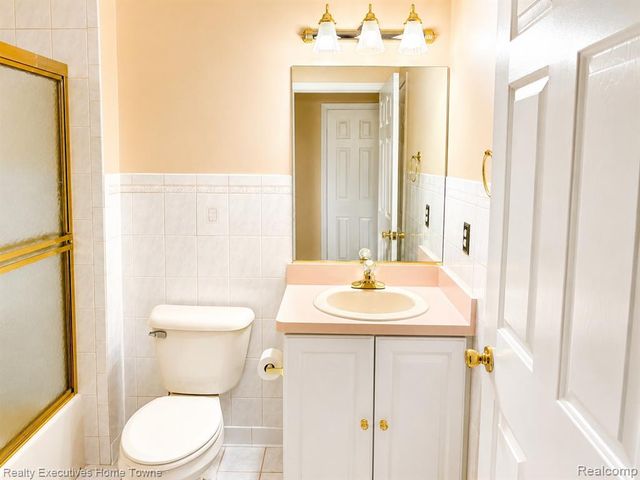 20791 Outer Drive, Dearborn, MI 48124