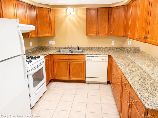 20791 Outer Drive, Dearborn, MI 48124