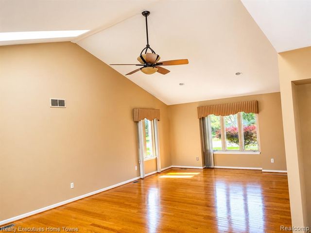 20791 Outer Drive, Dearborn, MI 48124