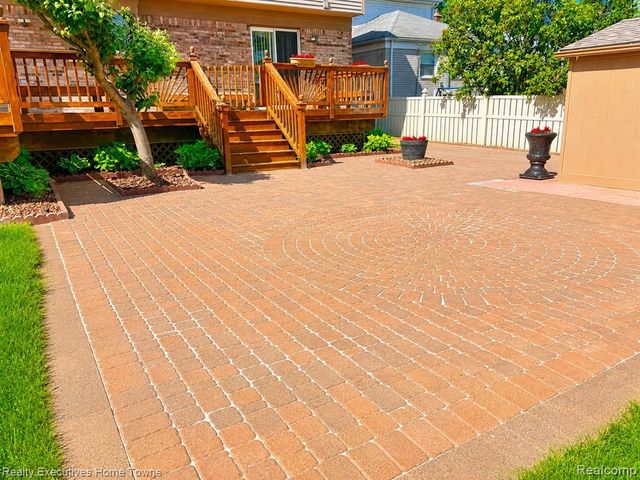20791 Outer Drive, Dearborn, MI 48124