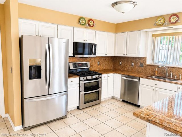 20791 Outer Drive, Dearborn, MI 48124