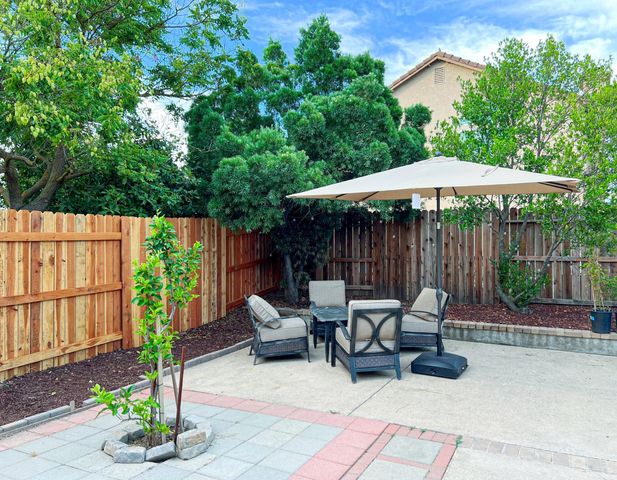 8618 Shasta Lily Dr, Elk Grove, CA 95624