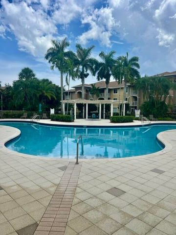 6426 EMERALD DUNES Drive 206, West Palm Beach, FL 33411