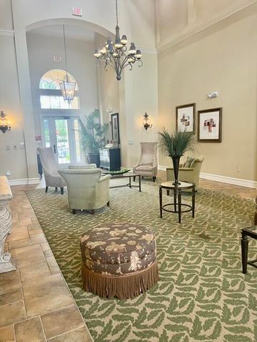 6426 EMERALD DUNES Drive 206, West Palm Beach, FL 33411