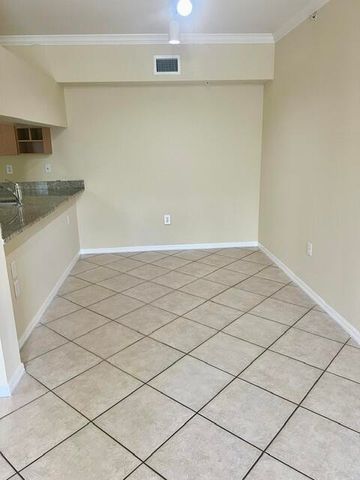 6426 EMERALD DUNES Drive 206, West Palm Beach, FL 33411