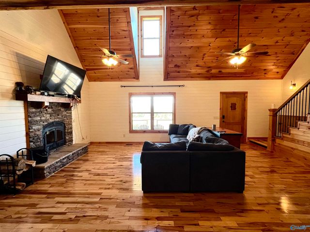 10404 Alabama Highway 79, Scottsboro, AL 35768