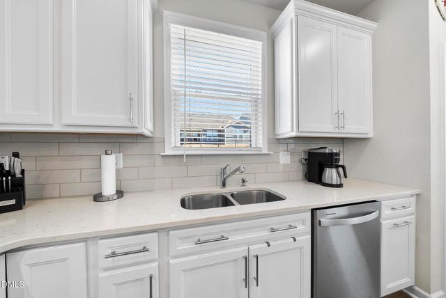 1809 Hydrangea Way, Fuquay Varina, NC 27526