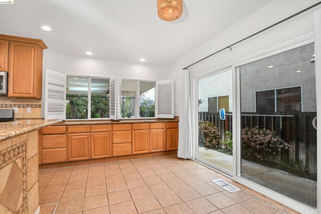 5460 Azure Ct, Discovery Bay, CA 94505