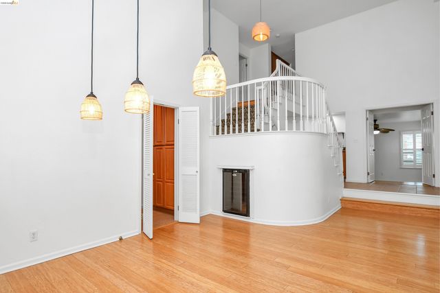 5460 Azure Ct, Discovery Bay, CA 94505