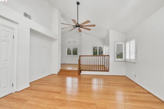 5460 Azure Ct, Discovery Bay, CA 94505