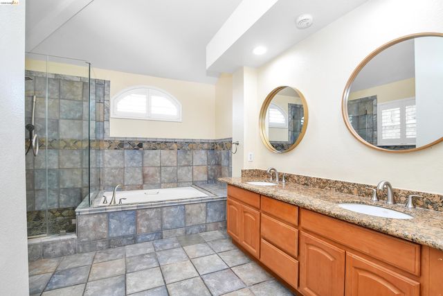 5460 Azure Ct, Discovery Bay, CA 94505