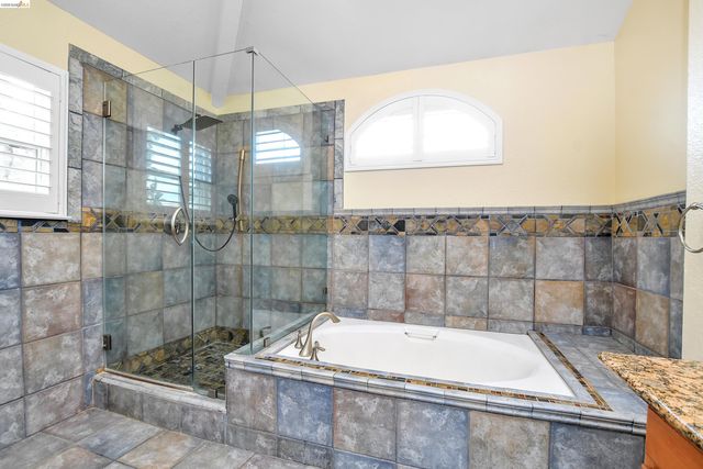 5460 Azure Ct, Discovery Bay, CA 94505