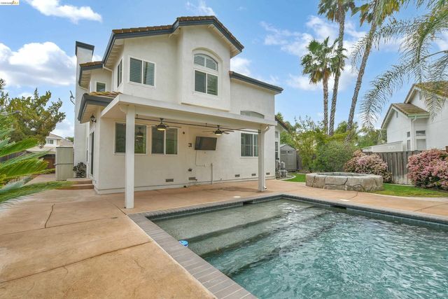 5460 Azure Ct, Discovery Bay, CA 94505