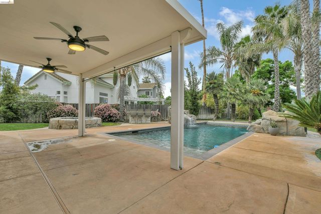 5460 Azure Ct, Discovery Bay, CA 94505