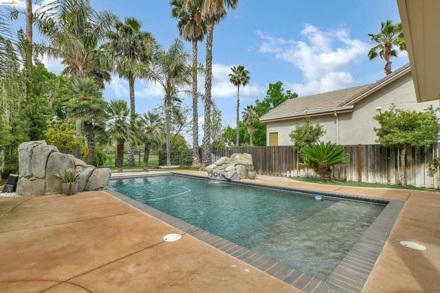 5460 Azure Ct, Discovery Bay, CA 94505