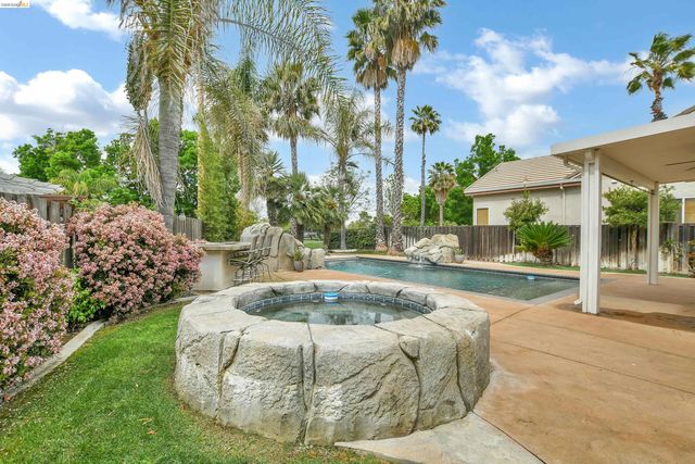 5460 Azure Ct, Discovery Bay, CA 94505