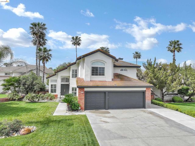 5460 Azure Ct, Discovery Bay, CA 94505