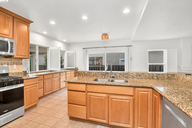 5460 Azure Ct, Discovery Bay, CA 94505