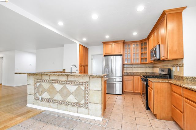 5460 Azure Ct, Discovery Bay, CA 94505