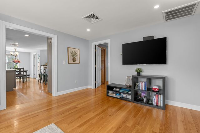 84 West Street 2, Quincy, MA 02169