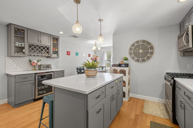 84 West Street 2, Quincy, MA 02169