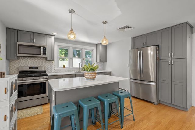 84 West Street 2, Quincy, MA 02169