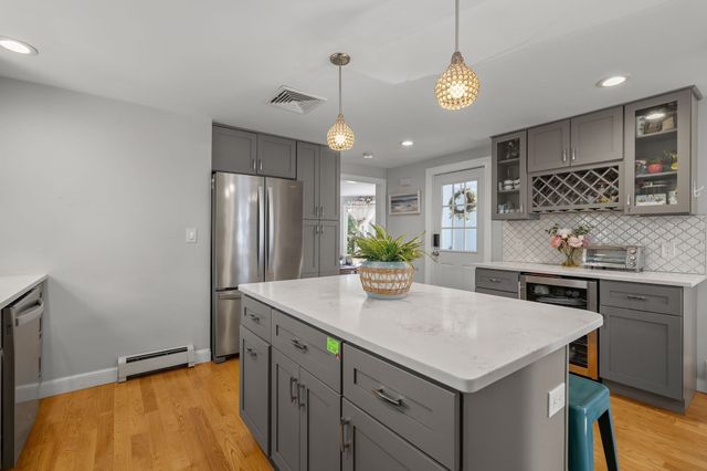 84 West Street 2, Quincy, MA 02169