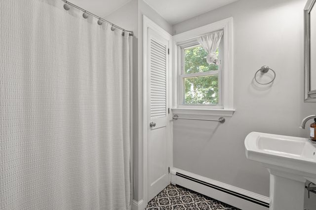 84 West Street 2, Quincy, MA 02169