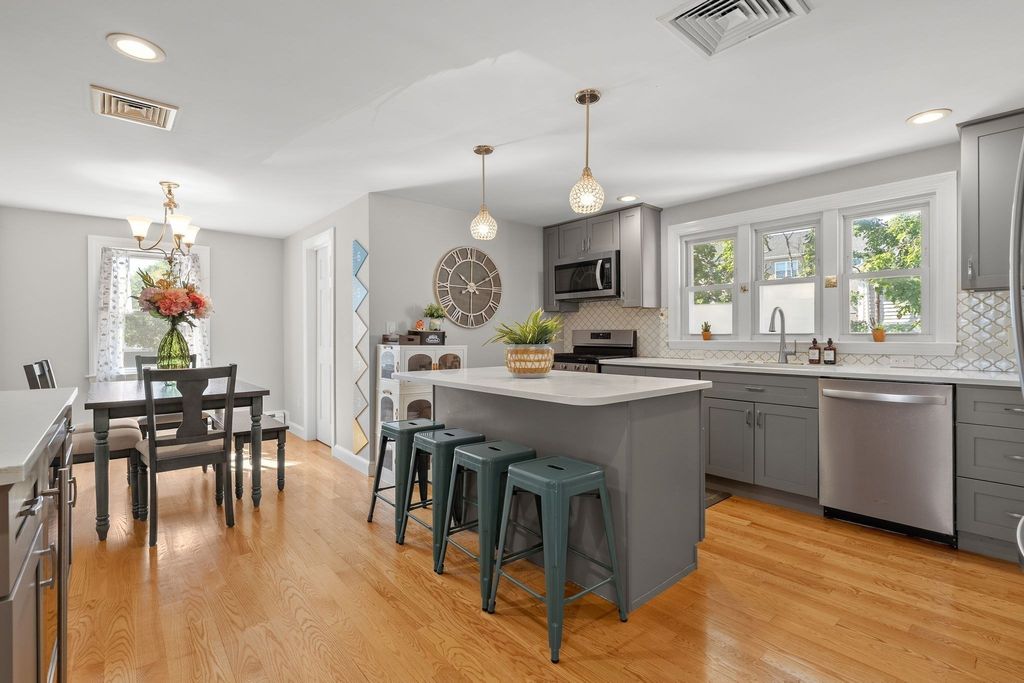 84 West Street 2, Quincy, MA 02169