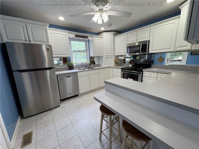 103 Castle Drive, Charleston, WV 25313