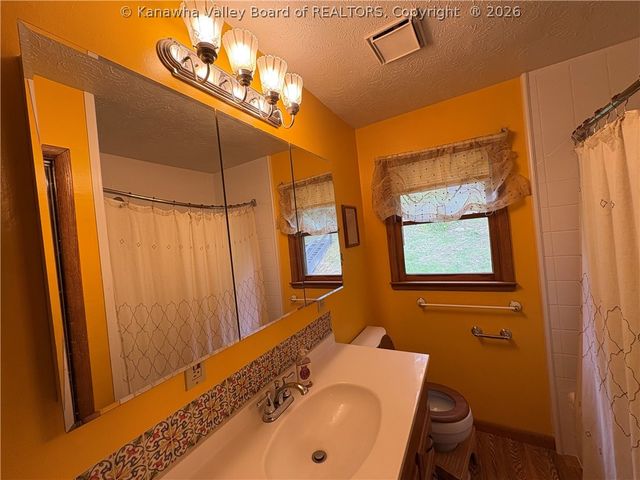 103 Castle Drive, Charleston, WV 25313