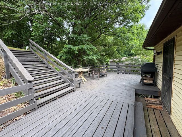 103 Castle Drive, Charleston, WV 25313