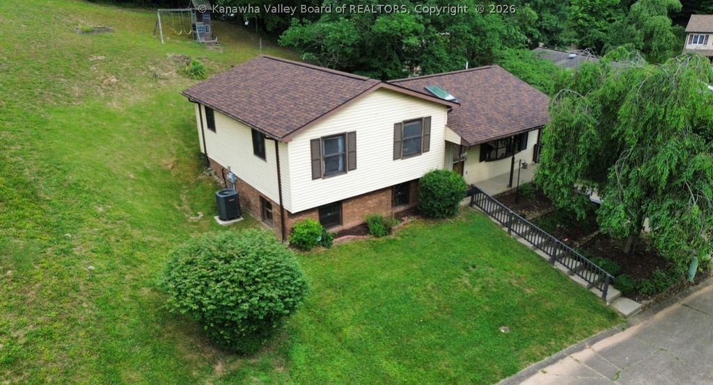 103 Castle Drive, Charleston, WV 25313
