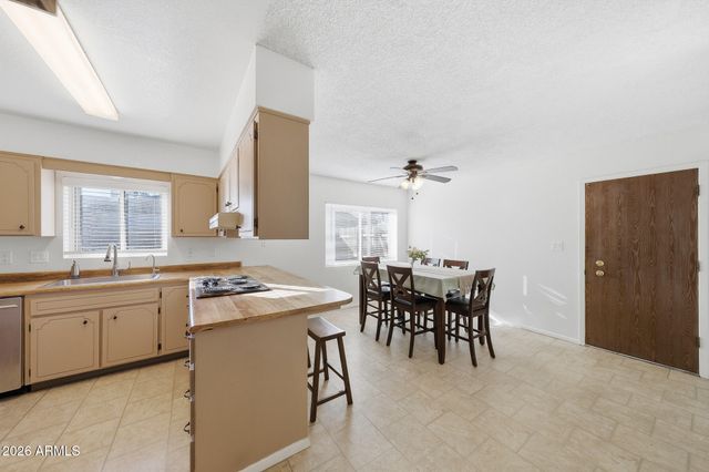 4733 W AIRE LIBRE Avenue, Glendale, AZ 85306