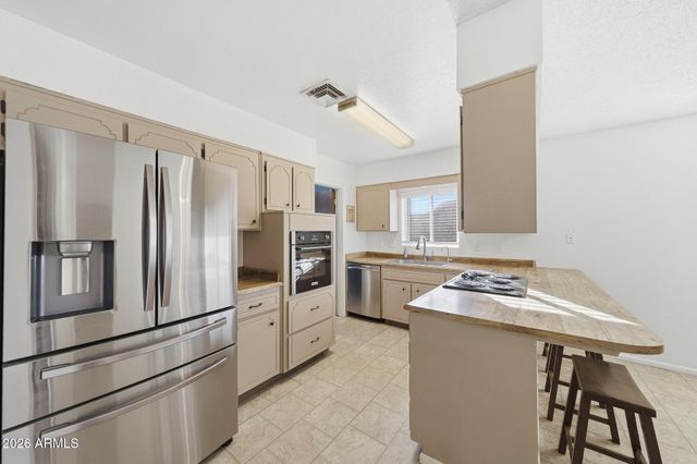 4733 W AIRE LIBRE Avenue, Glendale, AZ 85306