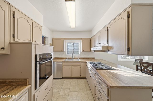 4733 W AIRE LIBRE Avenue, Glendale, AZ 85306