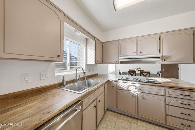 4733 W AIRE LIBRE Avenue, Glendale, AZ 85306