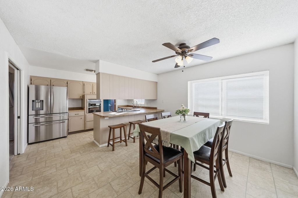 4733 W AIRE LIBRE Avenue, Glendale, AZ 85306