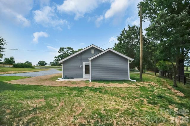 2702 W Stage Coach Trail, Shelby, NC 28150