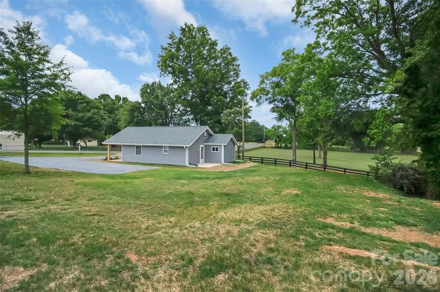 2702 W Stage Coach Trail, Shelby, NC 28150