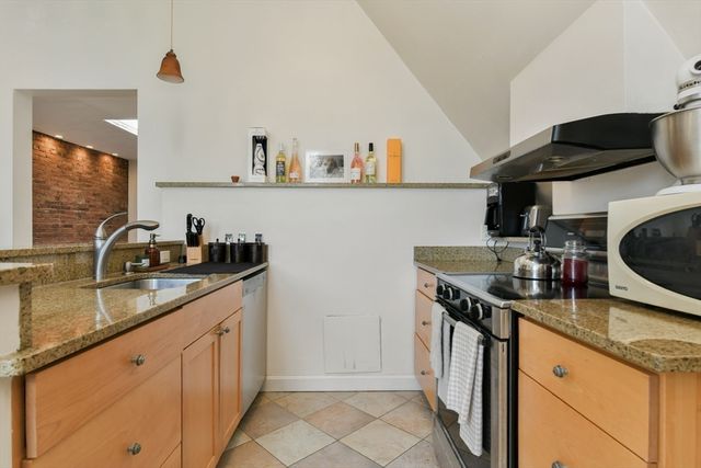 1774 Beacon Street 6, Brookline, MA 02445
