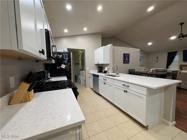 321 Parkway Boulevard, Madison, OH 44057