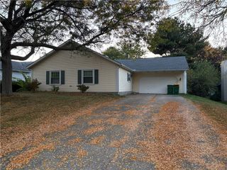 321 Parkway Boulevard, Madison, OH 44057