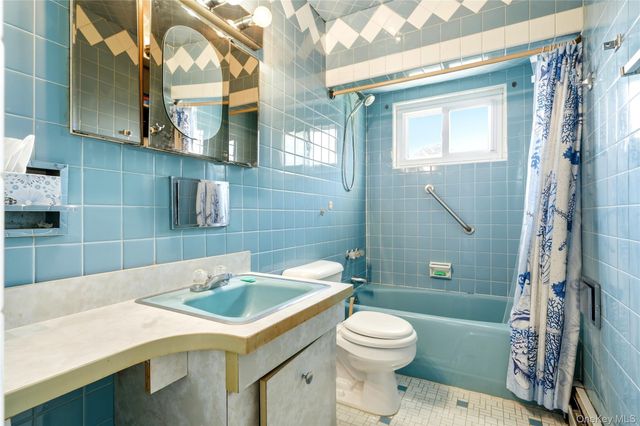 835 7th Street, West Babylon, NY 11704