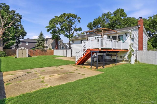 835 7th Street, West Babylon, NY 11704
