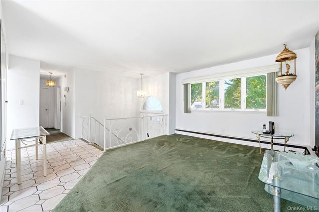 835 7th Street, West Babylon, NY 11704