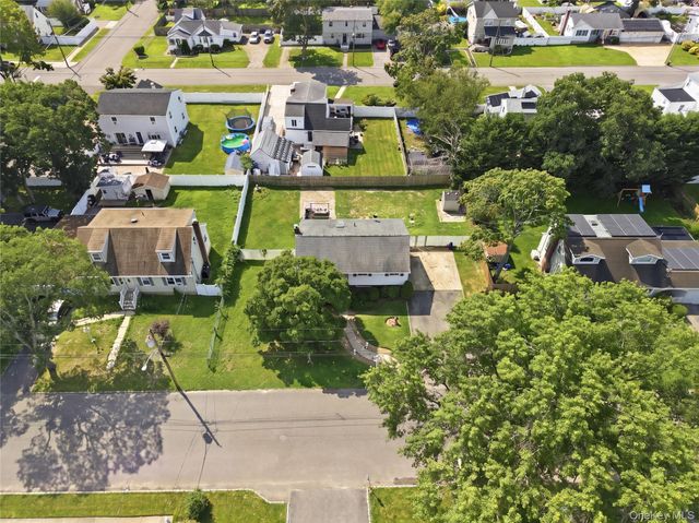 835 7th Street, West Babylon, NY 11704