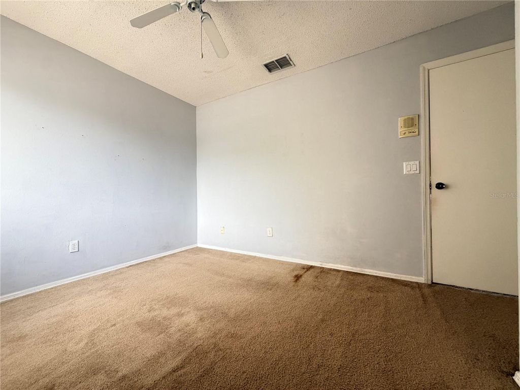 Image 10 of property listing at 1214 TIMBERBEND CIRCLE, Orlando, FL 32824