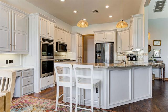 2301 Saint Annes Drive, Edmond, OK 73034