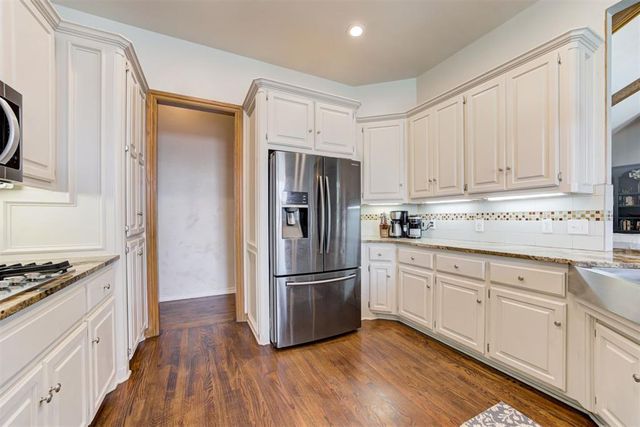 2301 Saint Annes Drive, Edmond, OK 73034